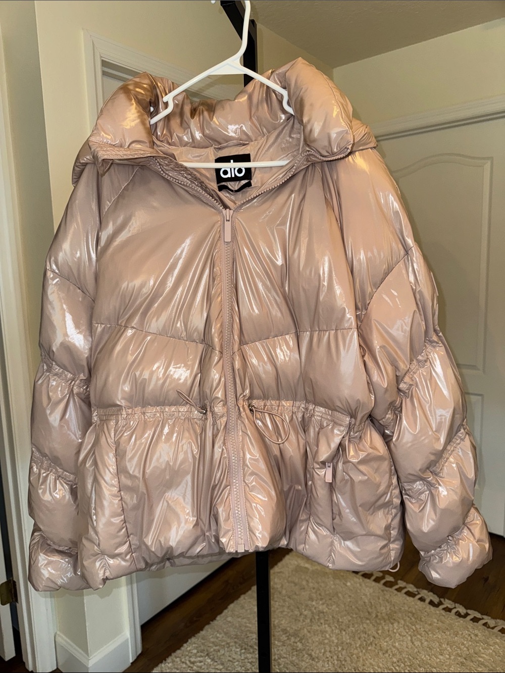 Alo Stunner Puffer Glossy Jacket - Size L
